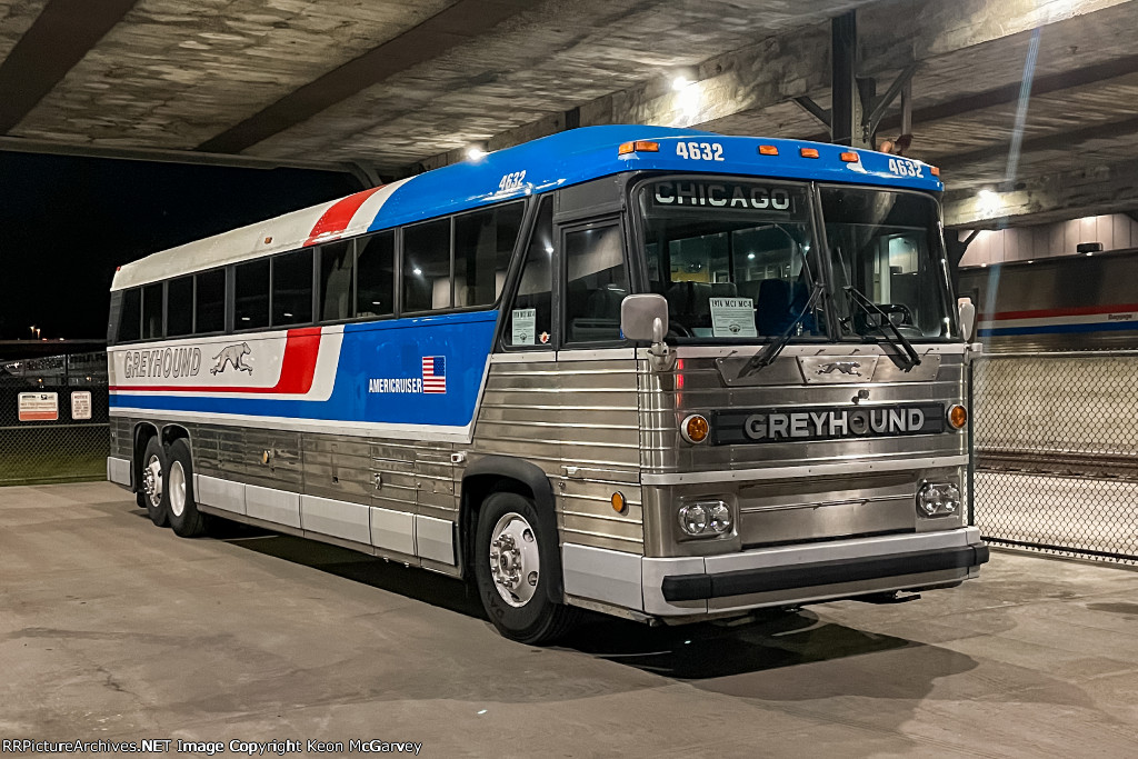 Greyhound Americruiser